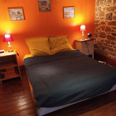Maison En Granit Bleue Lanhelin Bagian luar foto