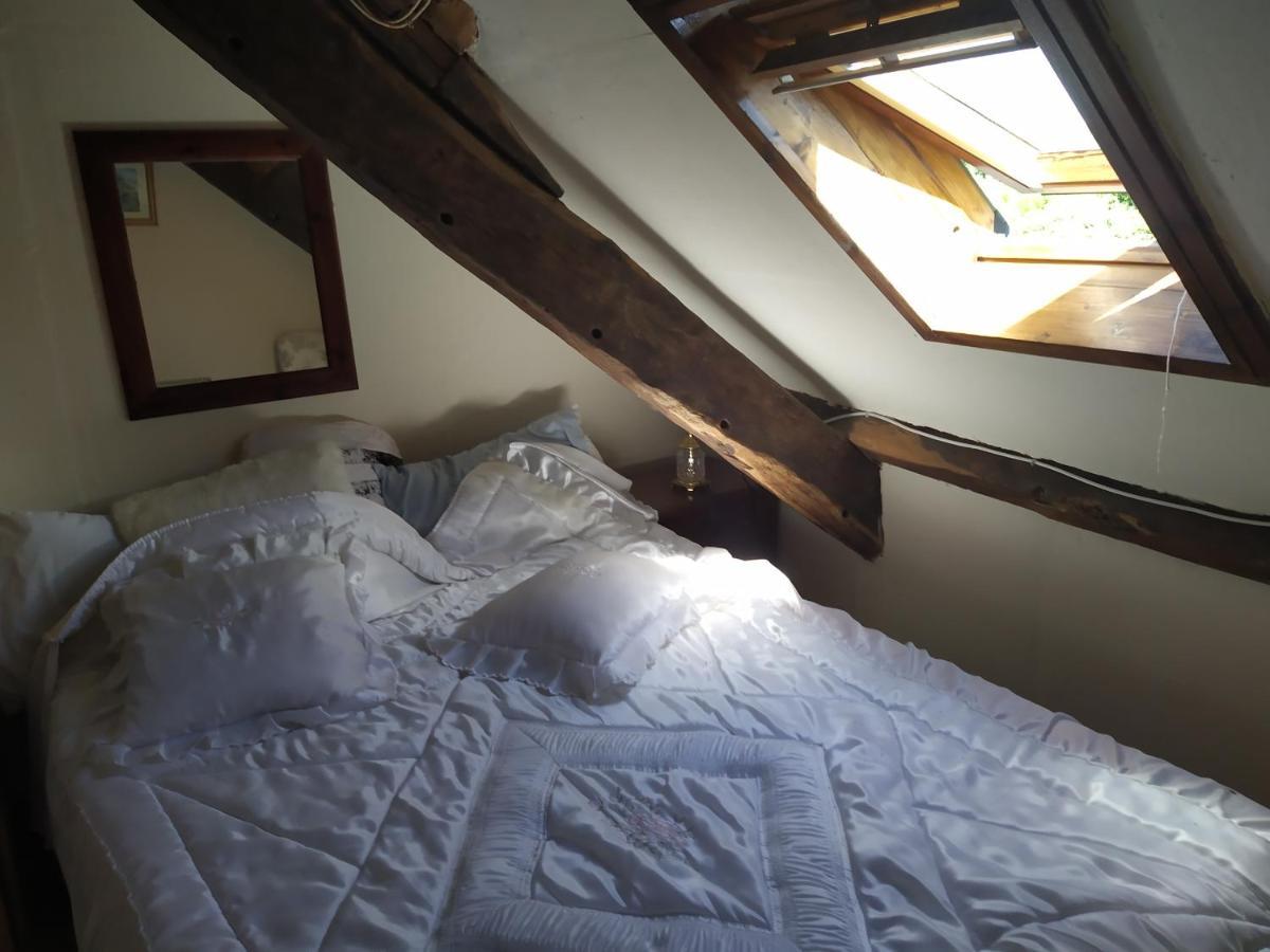 Maison En Granit Bleue Lanhelin Bagian luar foto