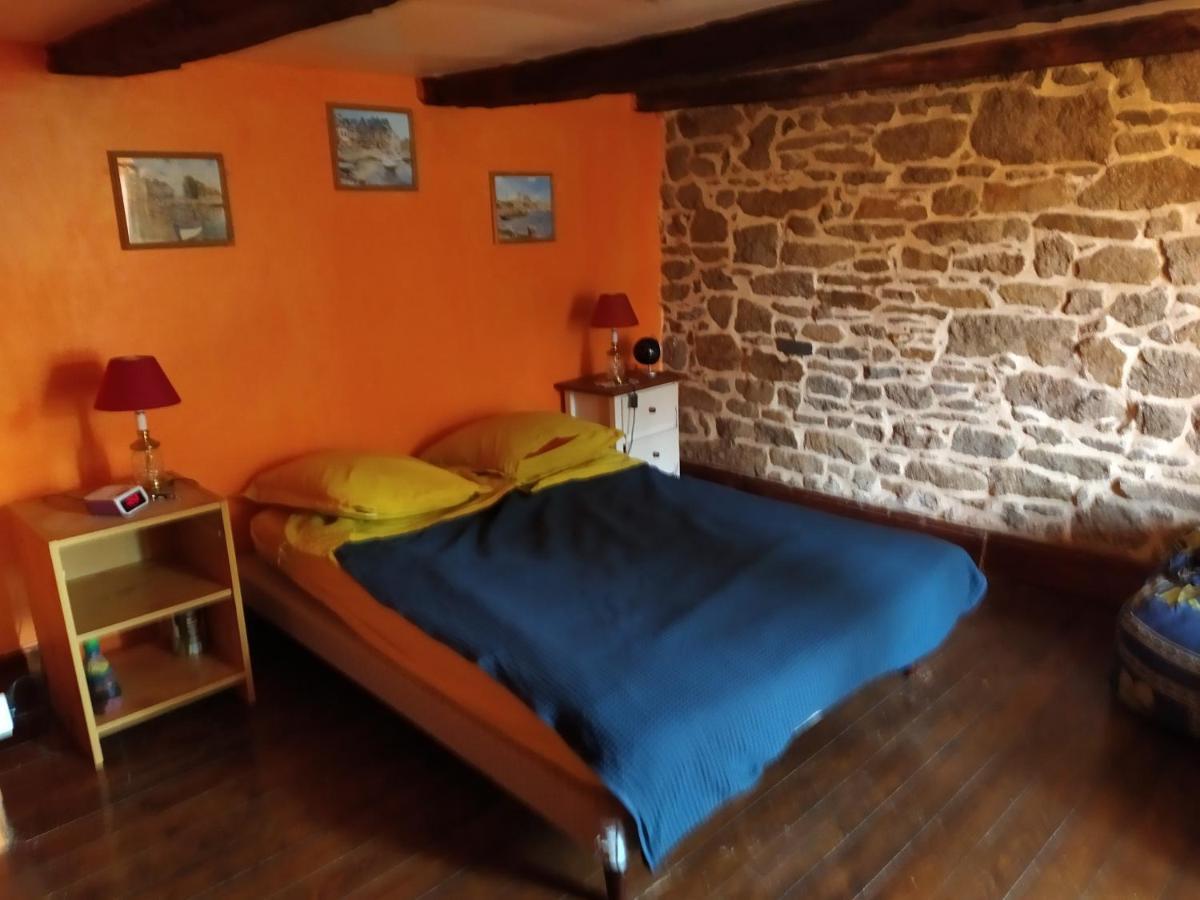 Maison En Granit Bleue Lanhelin Bagian luar foto