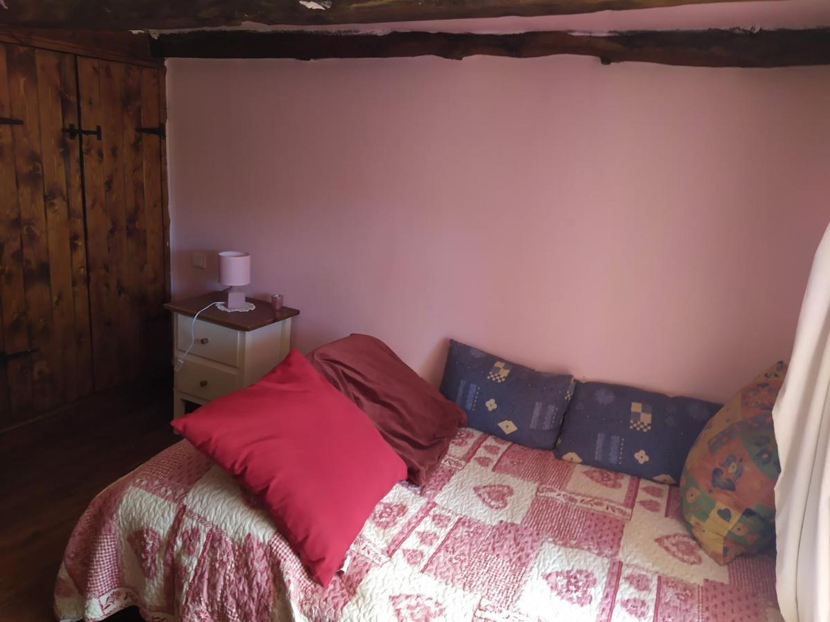 Maison En Granit Bleue Lanhelin Bagian luar foto